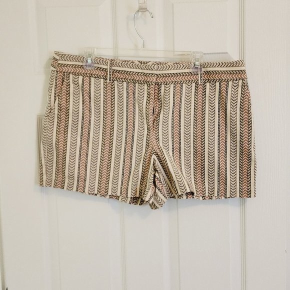 Cream with Tribal Stripe Print Shorts Loft by Ann Taylor Size 14 - Picture 1 of 5